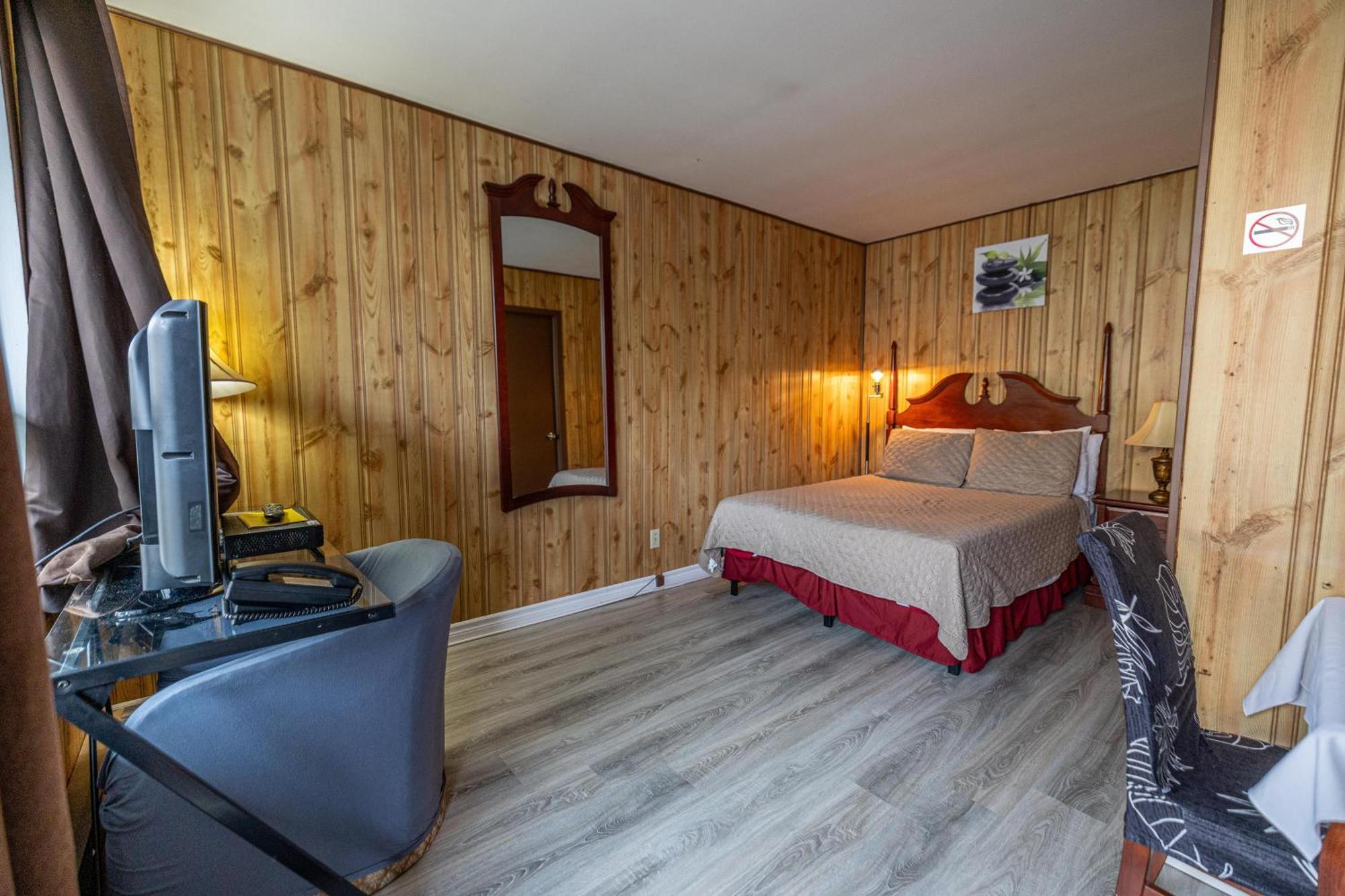 Motel Deblois Sainte-Anne-de-Beaupre Luaran gambar